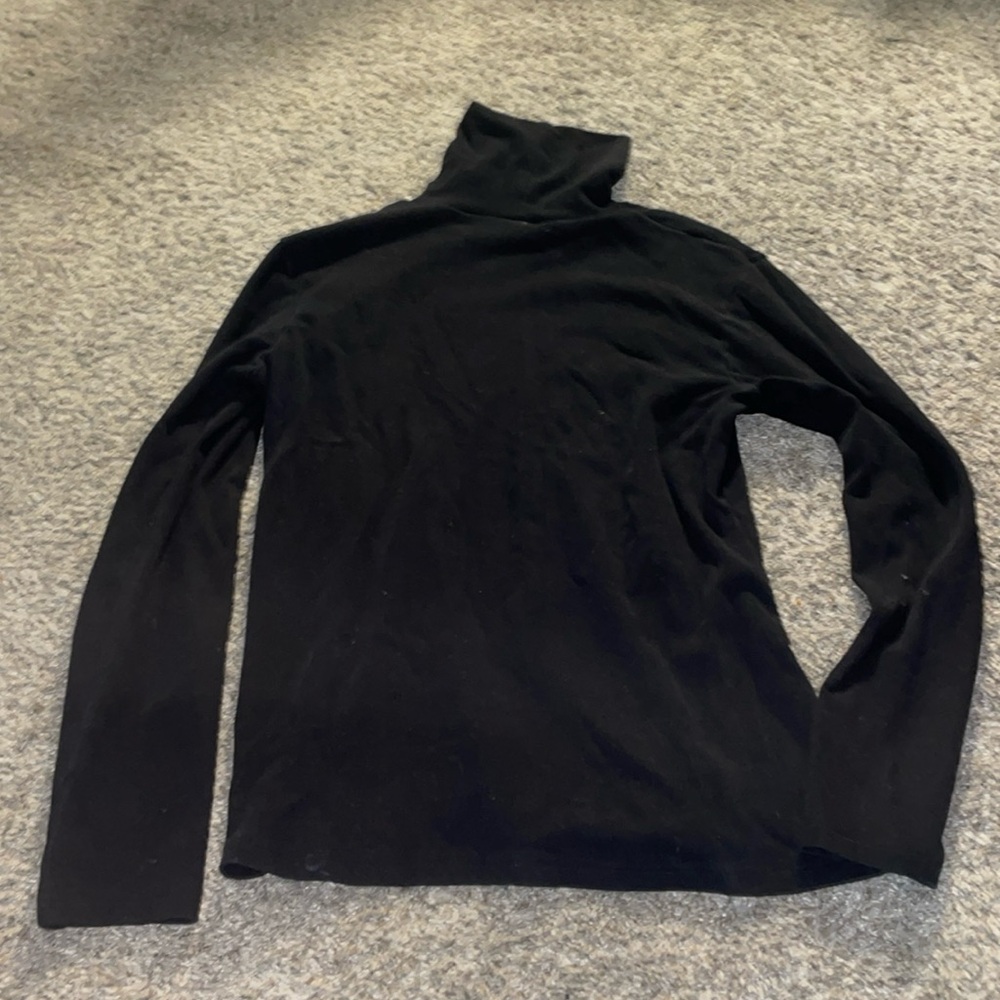 Black plain turtle neck